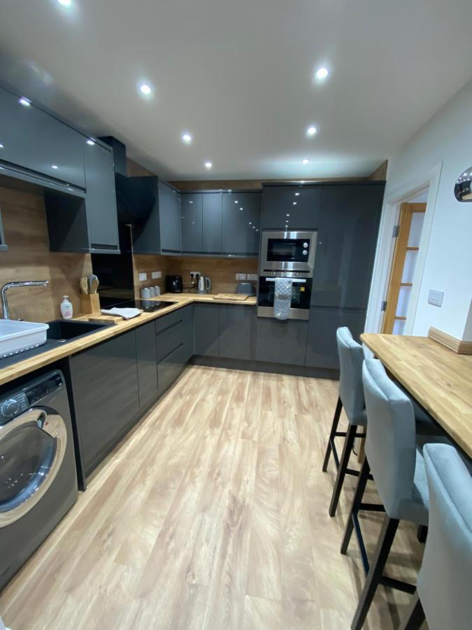 אינברנס 51 Innes Street Apartment מראה חיצוני תמונה