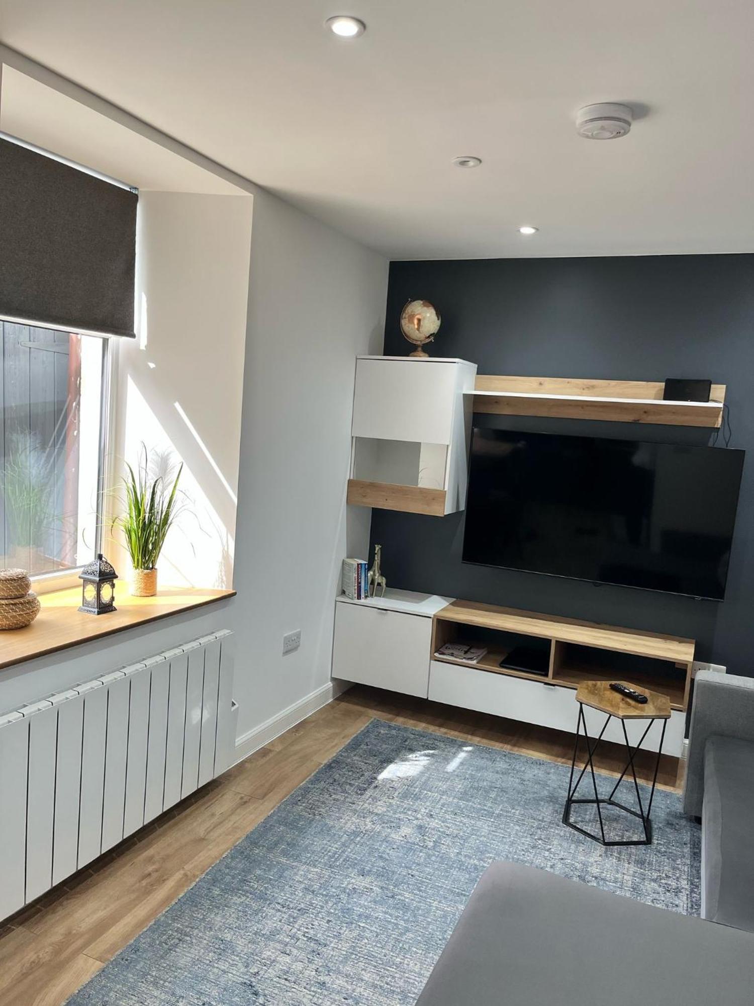 אינברנס 51 Innes Street Apartment מראה חיצוני תמונה